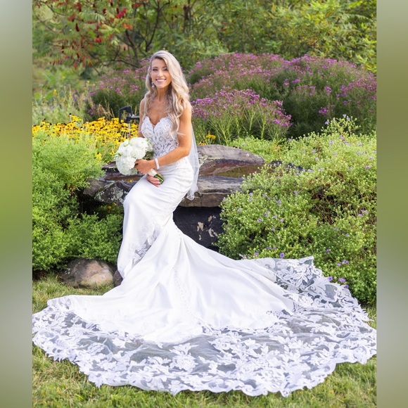 Sophia Tolli Australia Caspian Ivory wedding gown size 6 - Picture 4 of 12